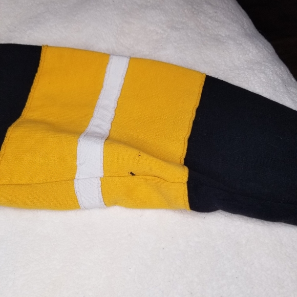Boston Bruins Sweatshirt - Picture 6 of 6